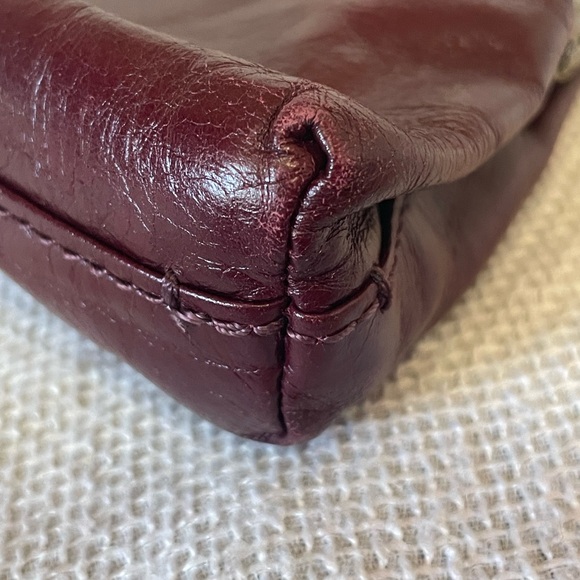 Hobo Leather Crossbody Bag - Picture 9 of 10